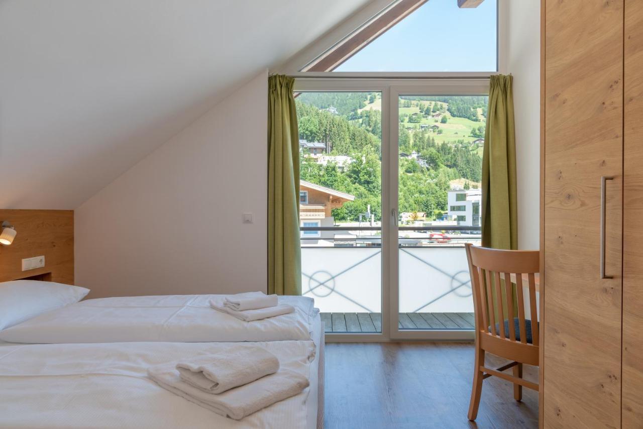 Fourteen Zell Am S&p By In One *