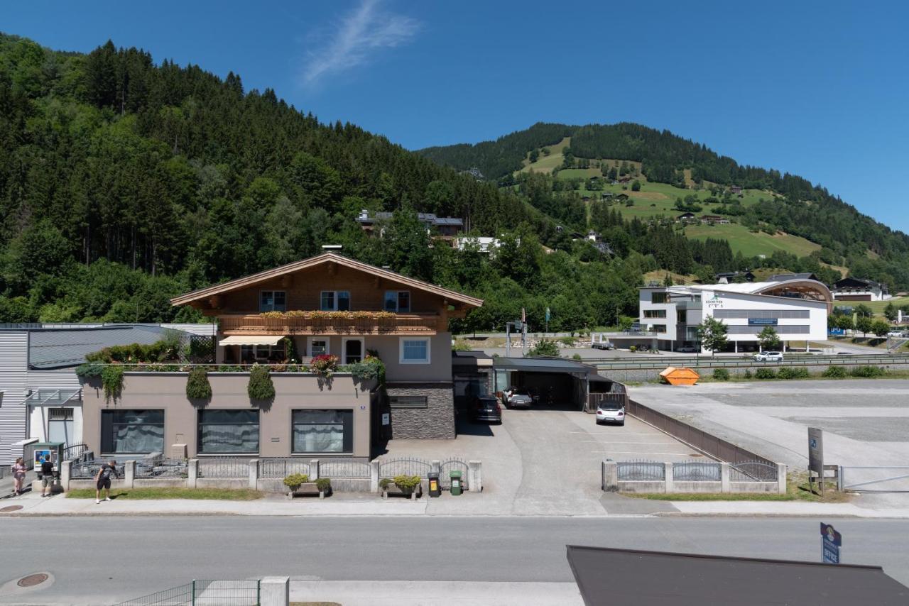 Fourteen Zell Am S&p By In One Apartment Zell am See